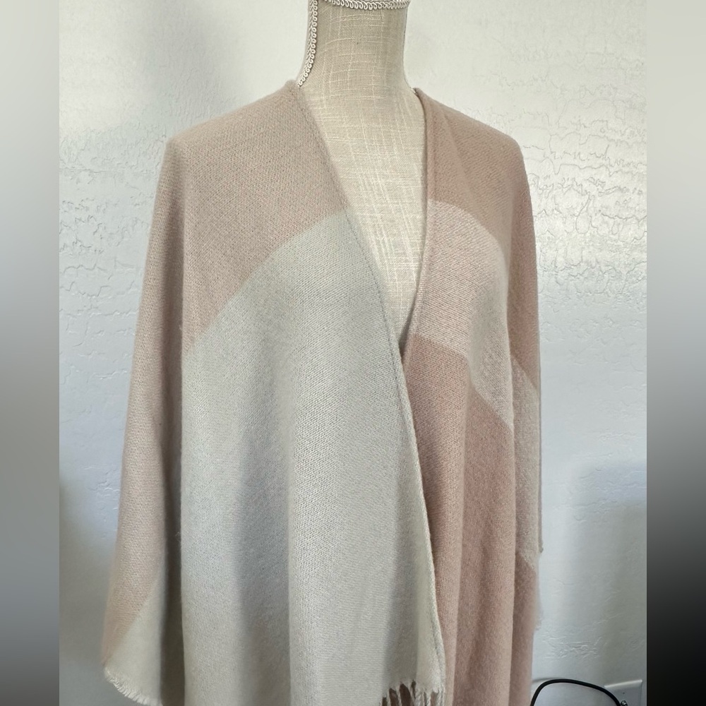 SOIA & KYO PINK/GRAY WOVEN SCARF-CARDIGAN WITH FRINGES SIZE One Size - Picture 6 of 9